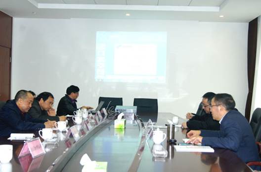 說(shuō)明: E:\畜科\會(huì )議報道\20150122省科技廳副廳長(cháng)韓忠成赴飼料產(chǎn)研院考察調研\news-2.jpg